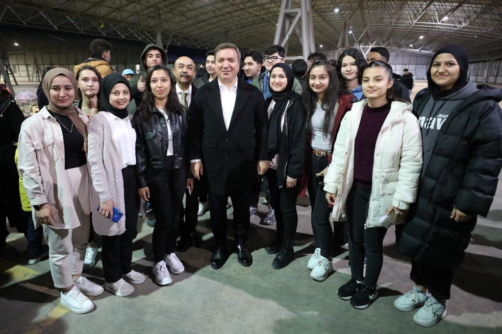 Gönül soframızda birlikteyiz