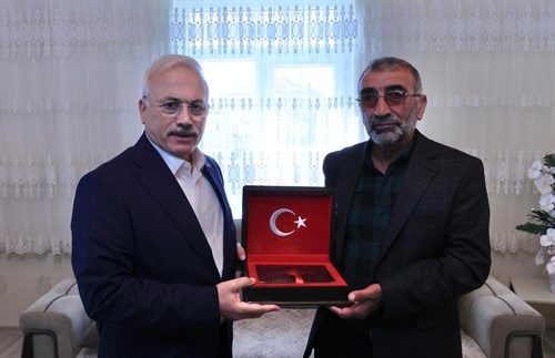 Vali Kumbuzoğlu’dan Şehit Ailelerine Ziyaret